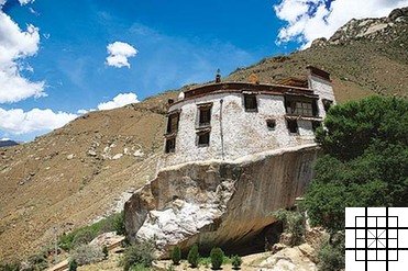 帕崩岗创制藏文的古堡