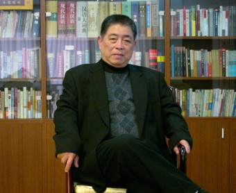 沈克成，男，1941生于浙江温州。主要从事中文信息处理研究工作。